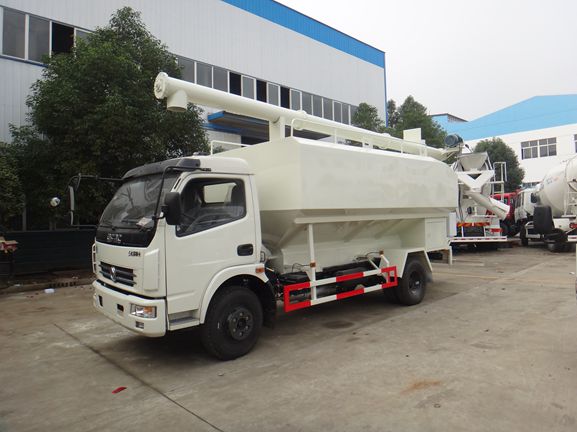 東風(fēng)多利卡6噸12方散裝飼料運輸車